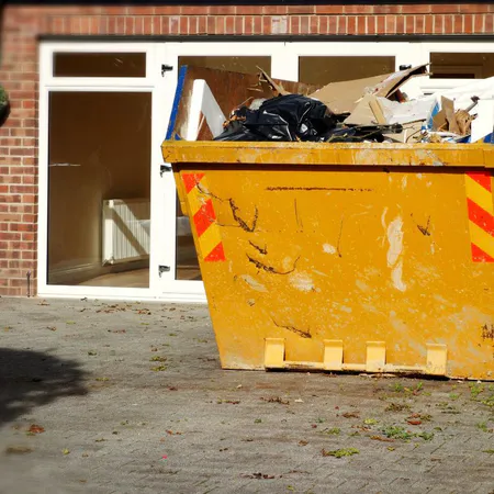 Benne pour vider une maison